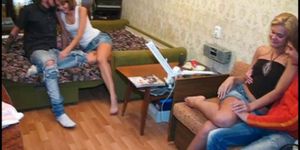 Секс русских сестер подлядывают за папай и мамай 119