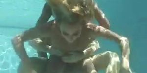 Vintage Underwater Sex EMPFlix Porn Videos