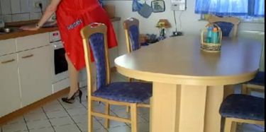 Fick meine Oma und Enkelin in der Küche Fick meine Oma und Enkelin in der Küche