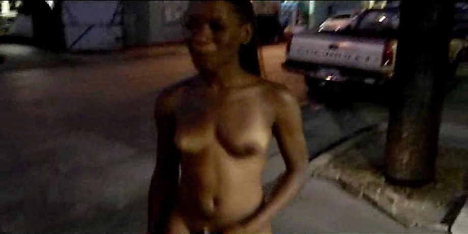Naked Black Person - Black girl nude in public EMPFlix Porn Videos
