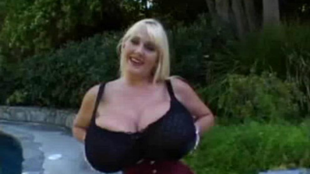 Kayla Kleevage Big Tits Kayla Kleevage Big Tits