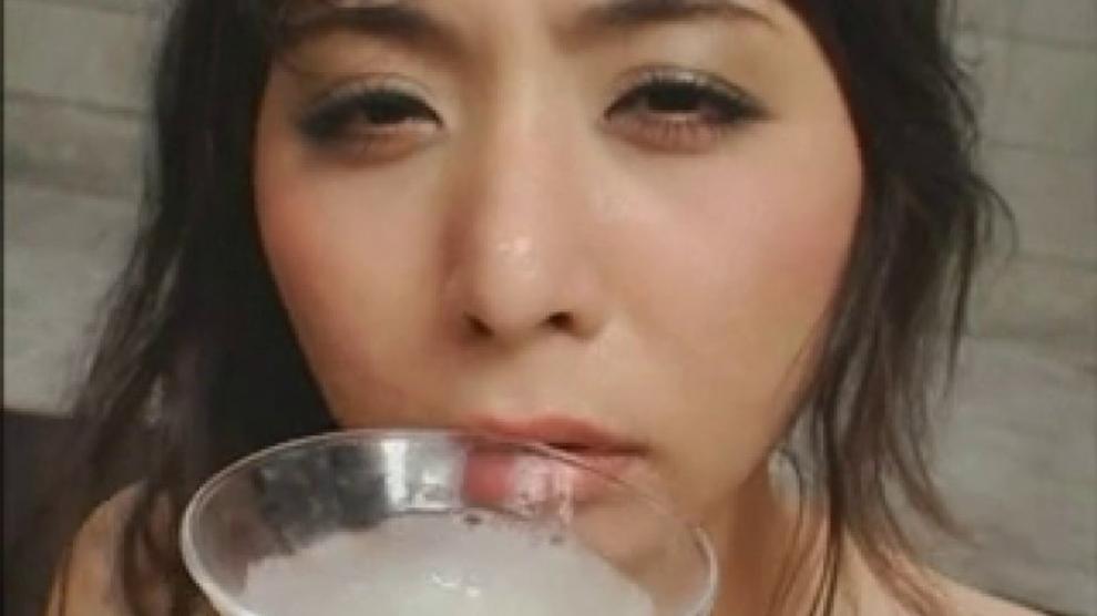 Yuka Osawa drinking cock juice
