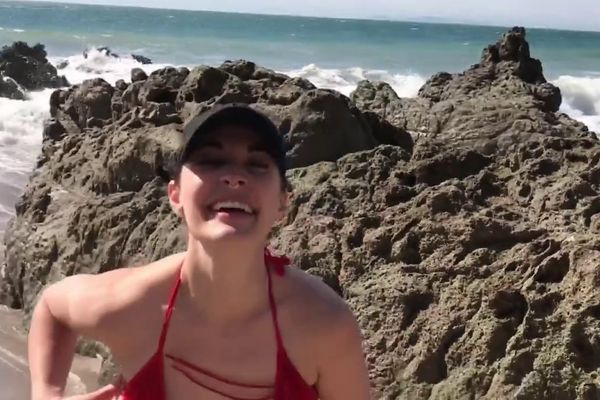 Blowjob By Sea - Blowjob on public beach are the best